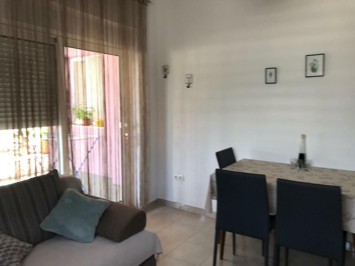 Apartman Mirjana With Terrace And Free Parking Donji Okrug  Exteriér fotografie